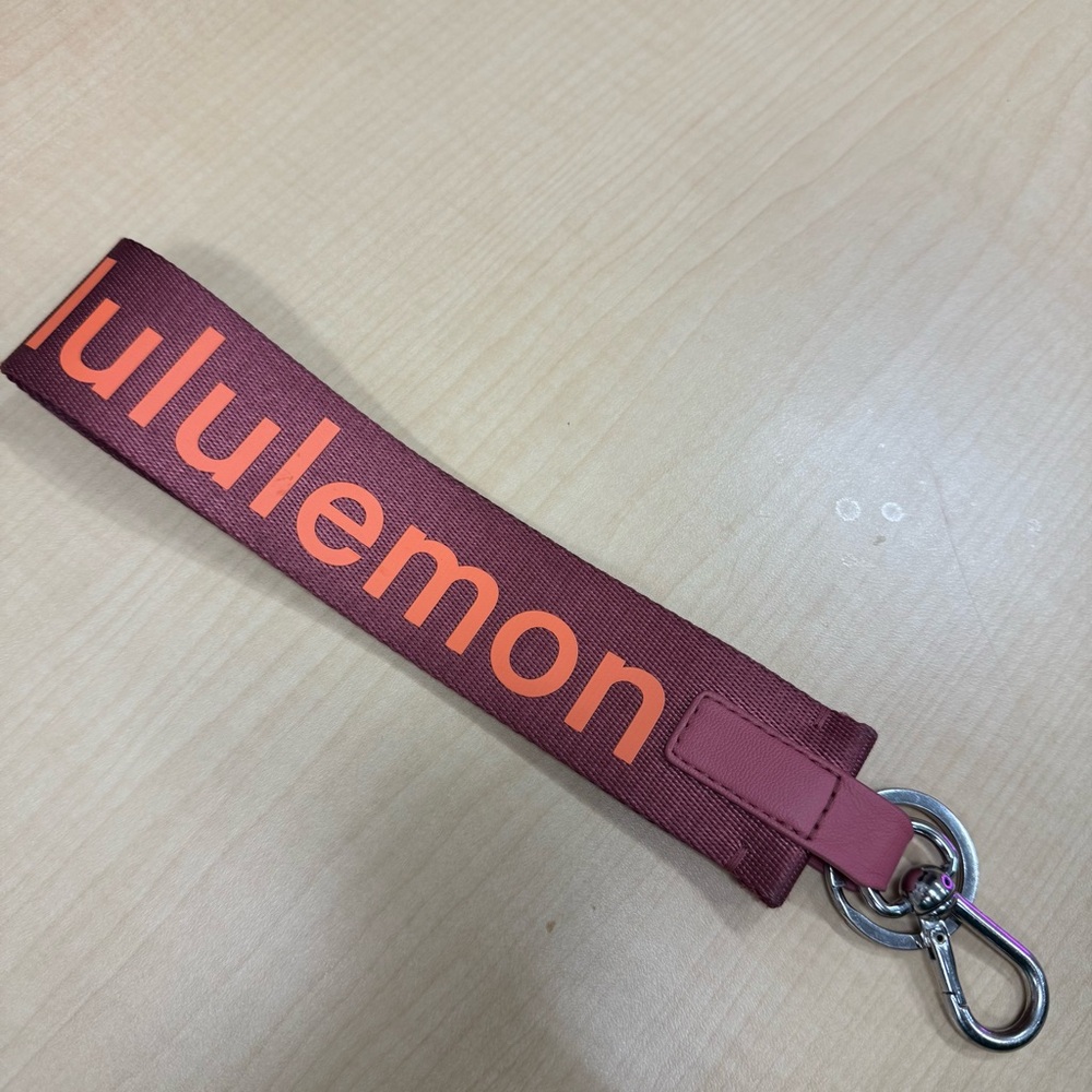 Lululemon Branded Wristlet Key Strap Logo l